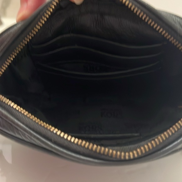 Michael Kors Crossbody Wallet/Mini Purse - Picture 4 of 7